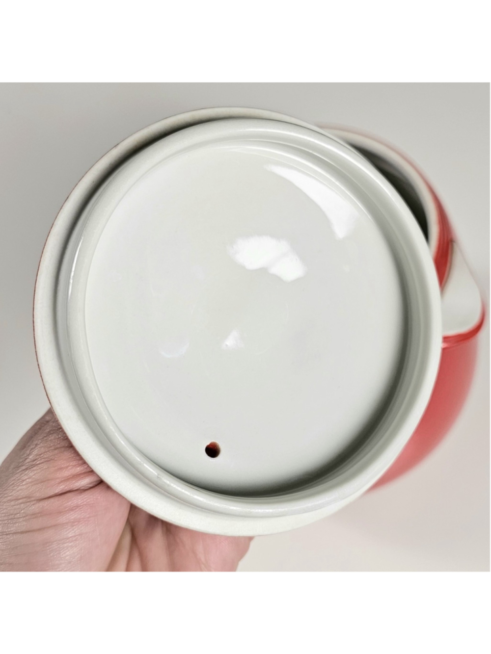 Vintage Hall China PERT Bean Pot Cookie Jar Chinese Red White Knob Lid MINT - Picture 12 of 14